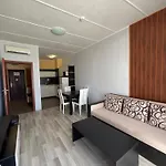 Izvora Front 公寓式酒店 4*