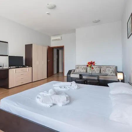 1-st Line Izvora Sea View On 3* Nisipurile de Aur