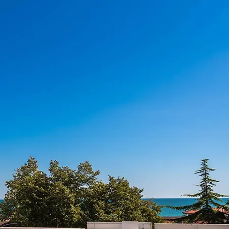 1-st Line Izvora Sea View On 3*