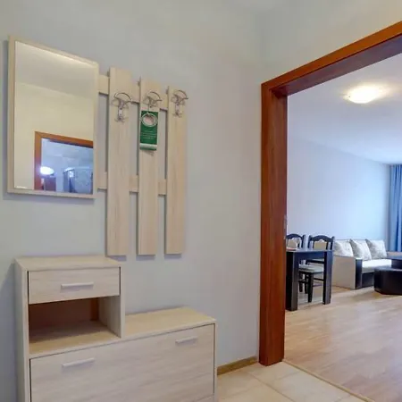 Izvora Front Aparthotel 4*