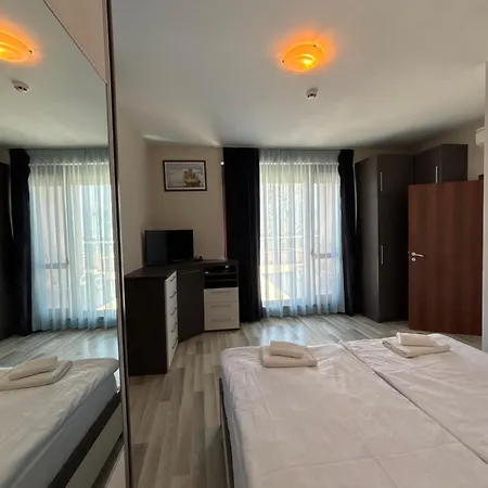 Izvora Front Aparthotel