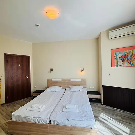 Aparthotel Izvora Front 4*