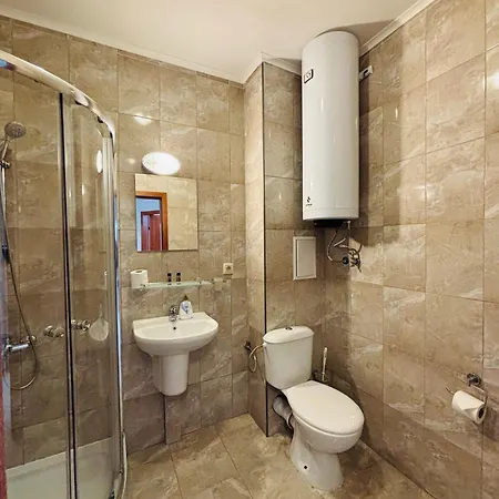 Aparthotel Izvora Front