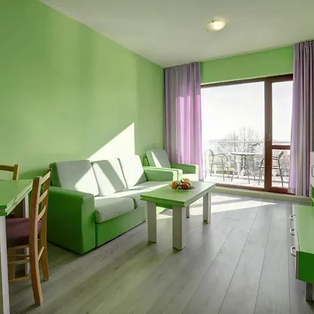 1-st Line Izvora Sea View On 3*