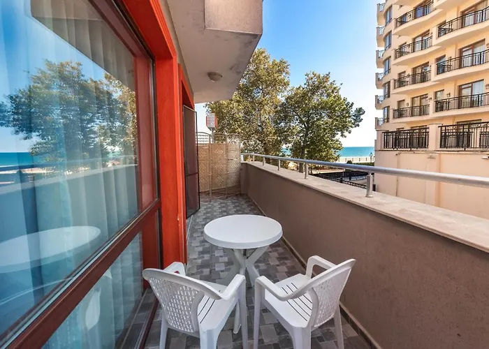 Aparthotel Izvora Front 3*