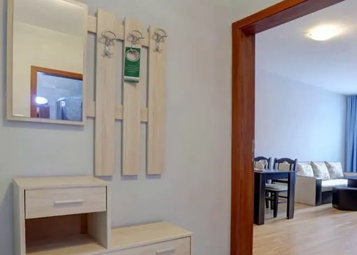 Izvora Front Aparthotel 3*