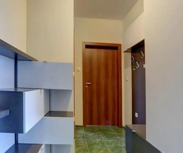 Aparthotel Izvora Front 3*