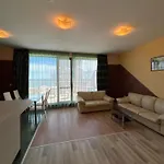 Hotel apartamentowy Izvora Front