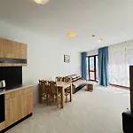 Izvora Front Hotel apartamentowy 4*
