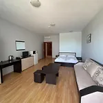 Hotel apartamentowy Izvora Front Złote Piaski