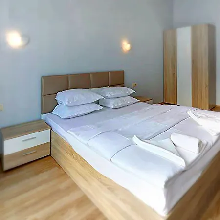 Izvora Front 3* גולדן סנדס