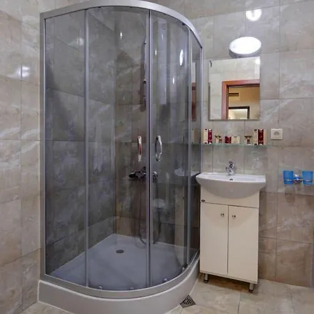 Izvora Front גולדן סנדס