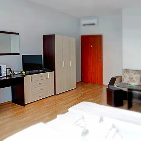 Izvora Front Apartmanhotel 4*