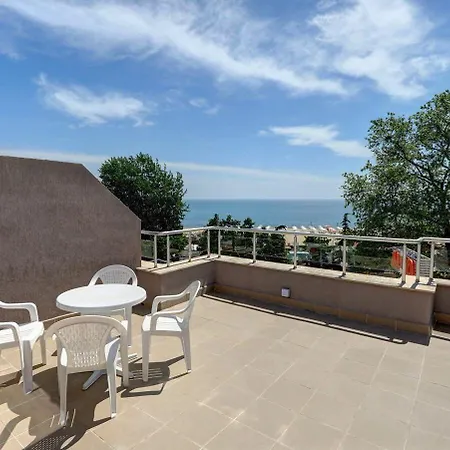 Izvora Front 3* גולדן סנדס