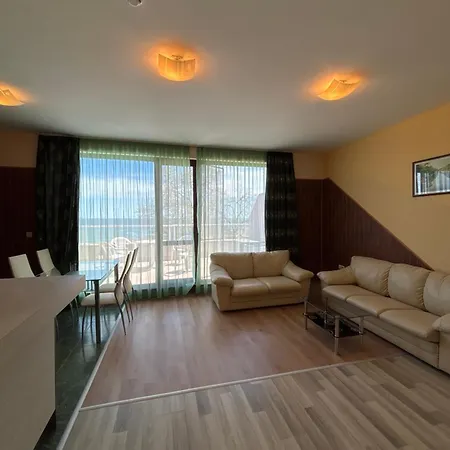 Apartmanhotel Izvora Front