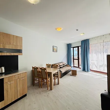 Izvora Front Apartmanhotel 4*