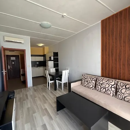 Izvora Front Apartmanhotel 4*