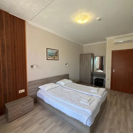 Apartmanhotel Izvora Front 4*
