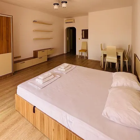 Izvora Front Hotel apartamentowy