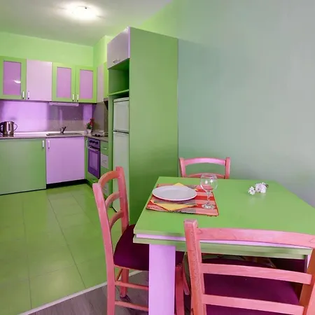 מלון דירות Izvora Front גולדן סנדס