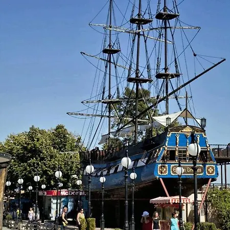 Izvora Front מלון דירות