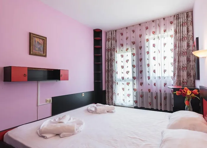 Aparthotel Izvora Front 3*