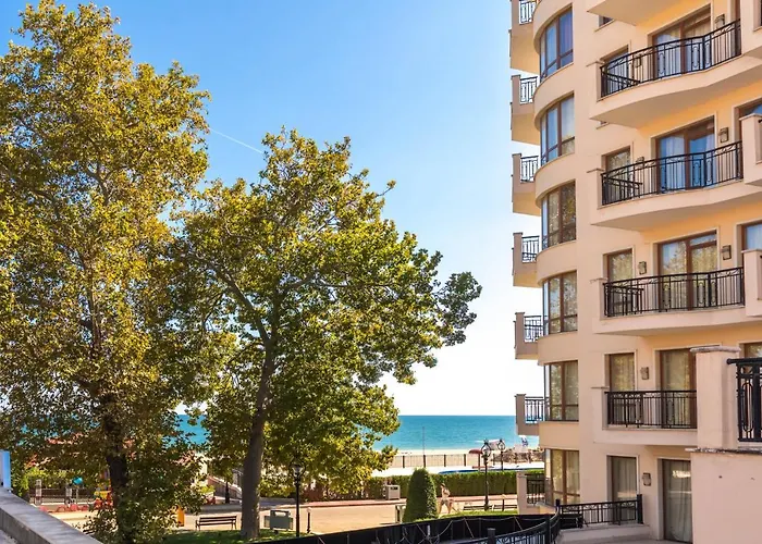 Izvora Front Aparthotel